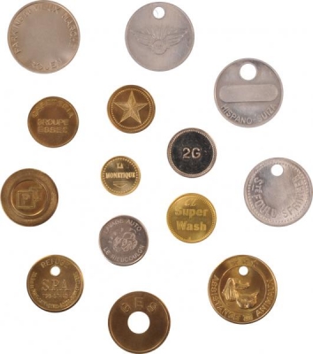 Made-to-measure tokens and medals